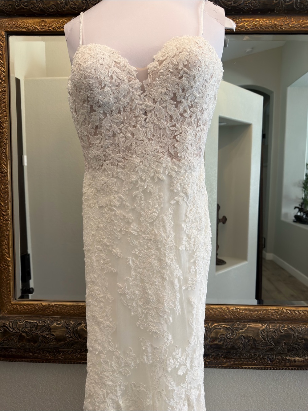 Pronovias White Lace Sweetheart Wedding Gown